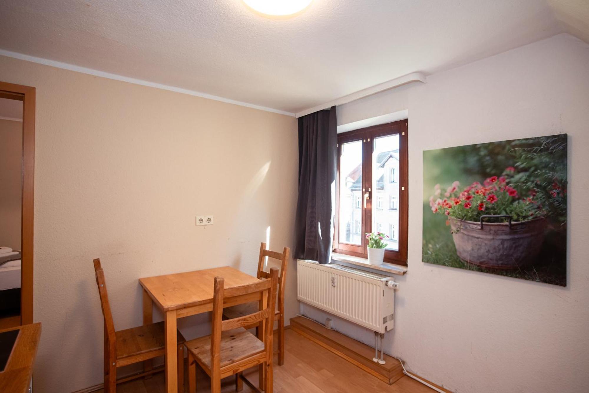 Haus99 Budget Pension & Apartments Fürth Esterno foto