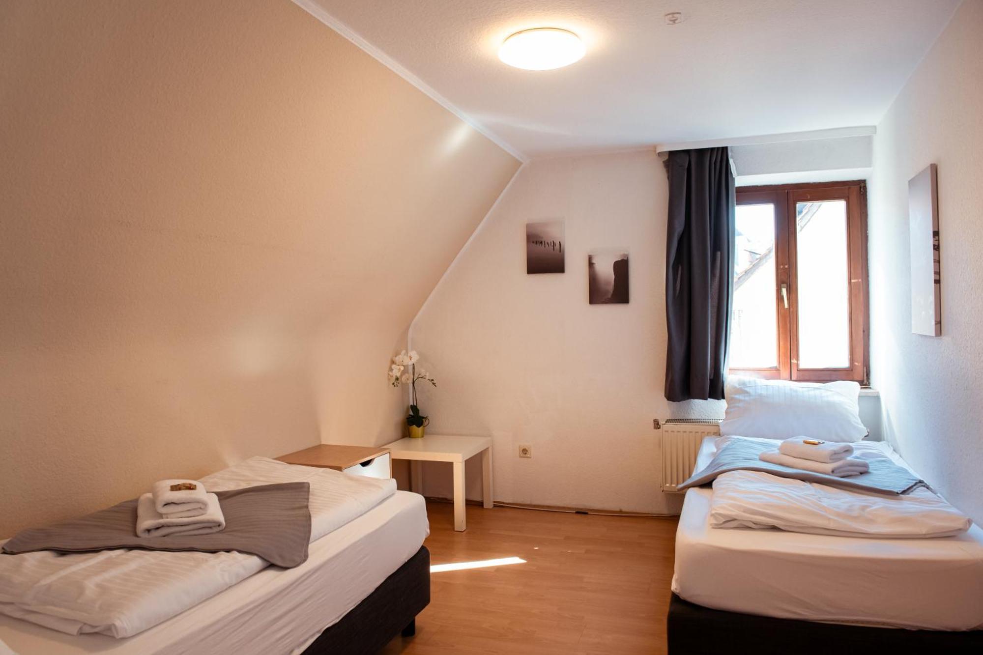 Haus99 Budget Pension & Apartments Fürth Esterno foto
