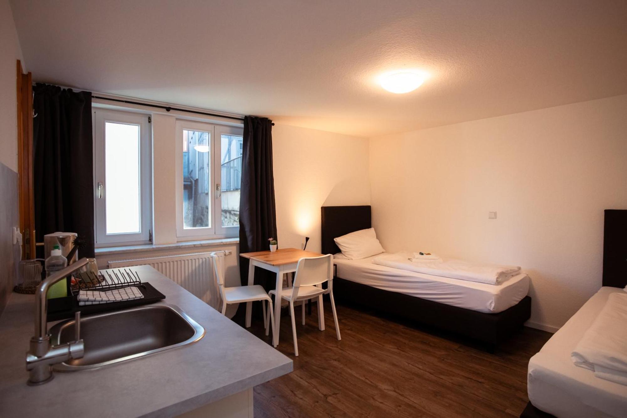 Haus99 Budget Pension & Apartments Fürth Esterno foto