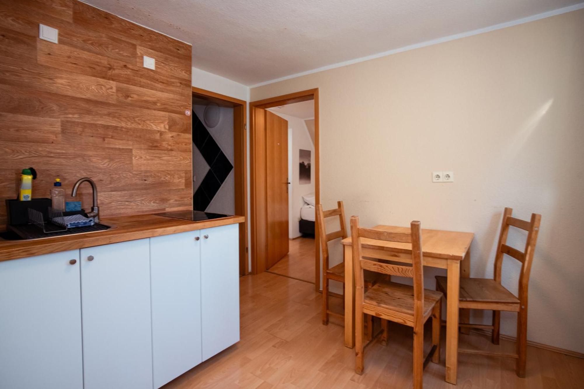 Haus99 Budget Pension & Apartments Fürth Esterno foto